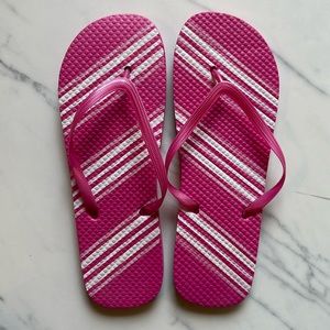 Flip flops size 9/10 pink
